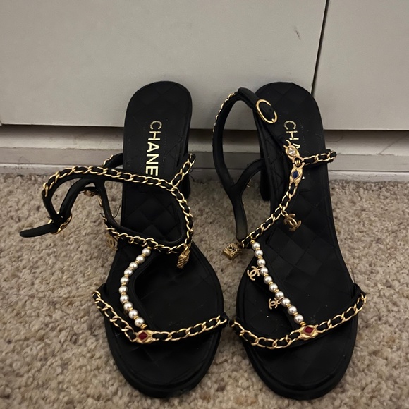 Chanel heeled sandals - Picture 1 of 6